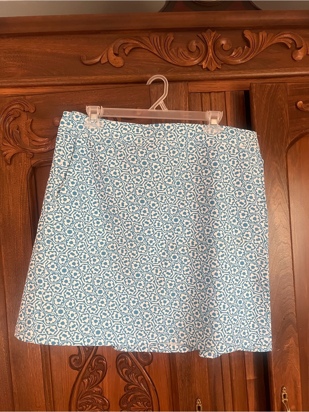 Rip Skirt Patterned Women's Sz Large, length 2, with pockets, like new